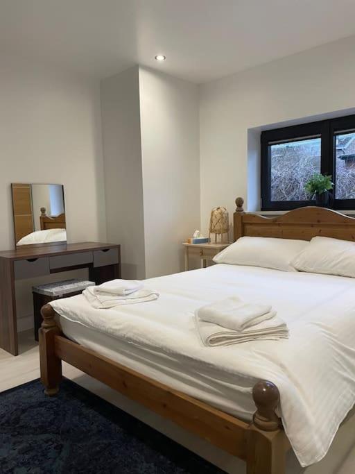 Annex At Orchard House - Strictly No Parties Apartment